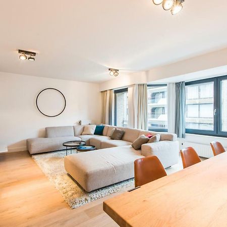 Ruim En Modern Appartement Te Knokke Nabij De Dijk Esterno foto