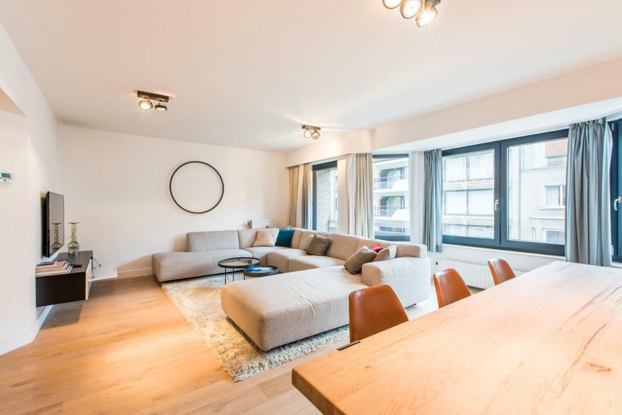 Ruim En Modern Appartement Te Knokke Nabij De Dijk Esterno foto